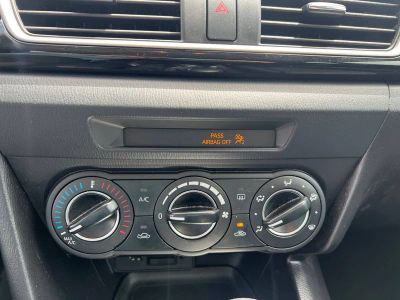 2016 Mazda MAZDA3 - Photo 13