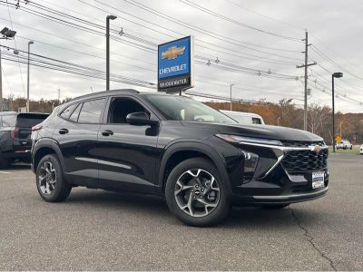 2026 Chevrolet Trax LT in Mosaic Black Metallic — front three-quarter view