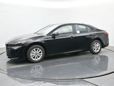 2026 Toyota Camry - Photo 2