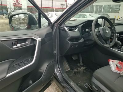 2025 Toyota RAV4 - Photo 11