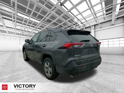 2025 Toyota RAV4 - Photo 5