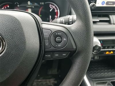 2025 Toyota RAV4 - Photo 17
