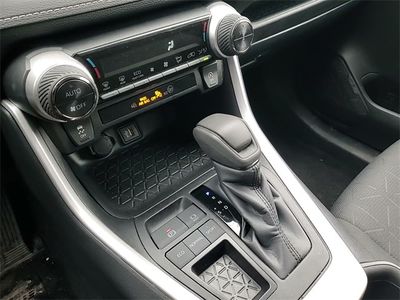 2025 Toyota RAV4 - Photo 20
