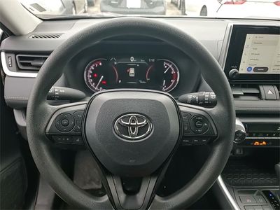 2025 Toyota RAV4 - Photo 15
