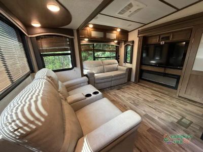 2021 Keystone RV Cougar — photo 23 view