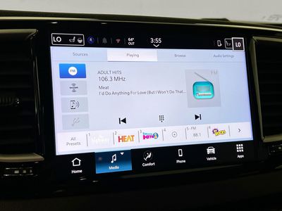 2025 Chrysler Pacifica — photo 24 view