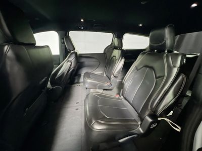 2025 Chrysler Pacifica — photo 25 view