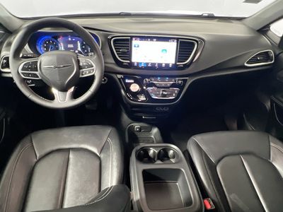 2025 Chrysler Pacifica — photo 26 view