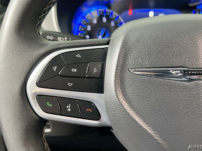 2025 Chrysler Pacifica — photo 16 view
