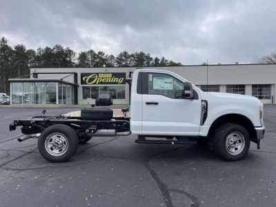 2026 Ford F-350SD - Photo 2