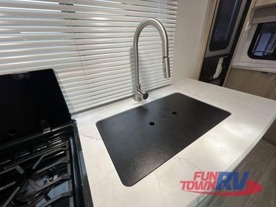 2023 Winnebago Industries Towables Micro Minnie - Photo 13