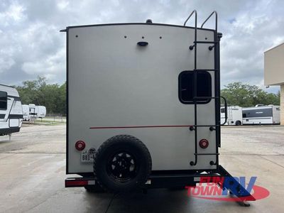 2023 Winnebago Industries Towables Micro Minnie - Photo 7