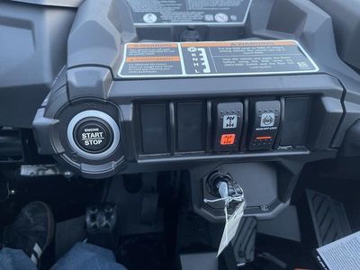 2025 Can-Am Commander DPS 700 — photo 9 view