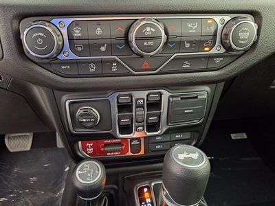 2026 Jeep Wrangler - Photo 22