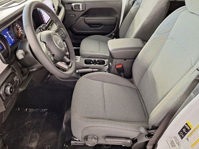 2026 Jeep Wrangler - Photo 9