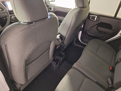 2026 Jeep Wrangler - Photo 15