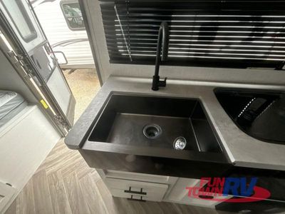 2023 Dutchmen RV Coleman Rubicon - Photo 13