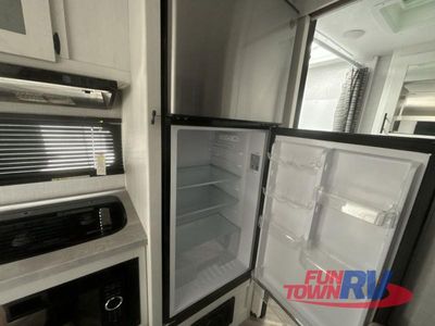 2023 Dutchmen RV Coleman Rubicon - Photo 17