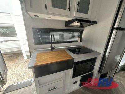 2023 Dutchmen RV Coleman Rubicon - Photo 12