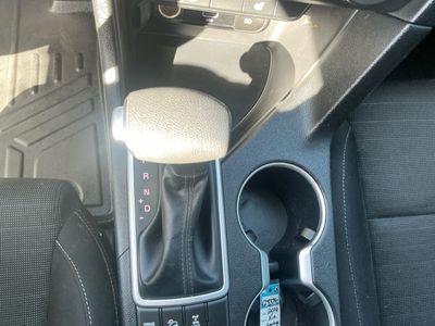 2022 Kia Sportage — photo 12 view