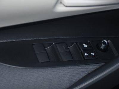 2026 Toyota Corolla Hybrid - Photo 6