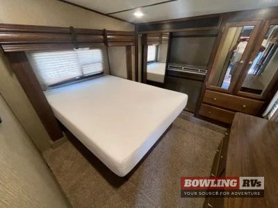 2017 Sprinter 324FWBHS — photo 25 view