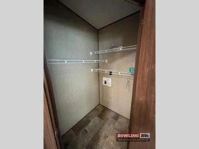 2017 Sprinter 324FWBHS — photo 16 view