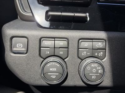 2026 Chevrolet Silverado 2500 HD — photo 11 view