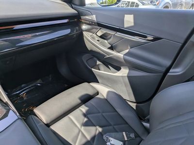 2025 BMW 5 Series - Photo 14