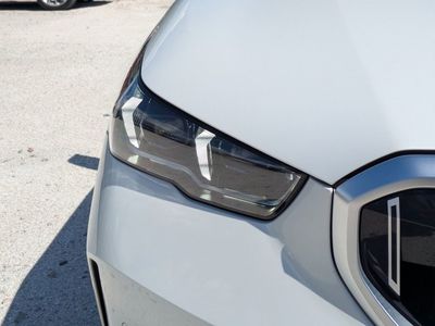 2025 BMW 5 Series - Photo 8
