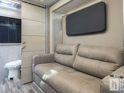 2026 Tiffin Motorhomes Wayfarer - Photo 8