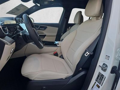 2026 Mercedes-Benz GLC 300 - Photo 2
