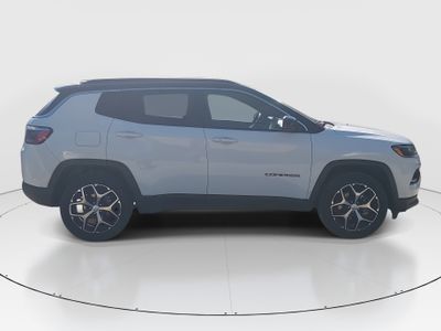 2024 Jeep Compass — photo 8 view