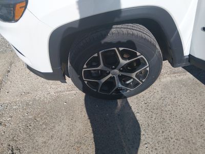 2024 Jeep Compass — photo 10 view