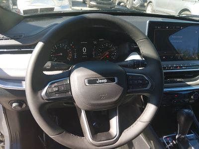 2024 Jeep Compass — photo 12 view