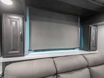 2026 Fleetwood Discovery - Photo 11