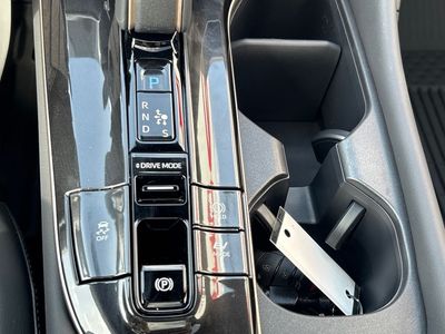 2026 Toyota Crown Signia — photo 14 view