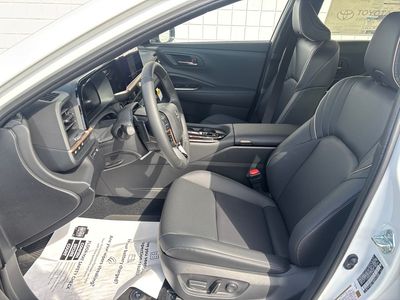 2026 Toyota Crown Signia — photo 10 view