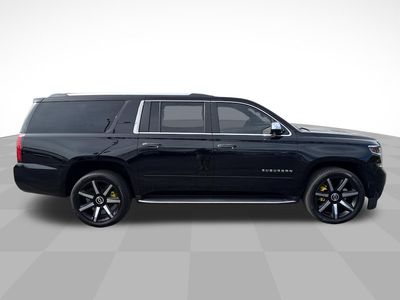 2019 Chevrolet Suburban - Photo 4