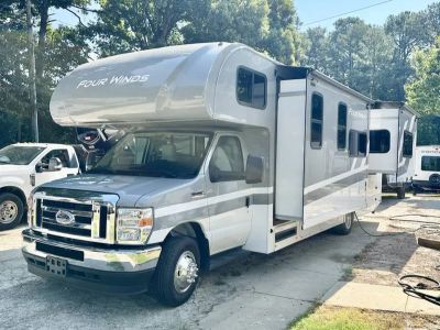 2025 Thor Four Winds 29K — side profile view