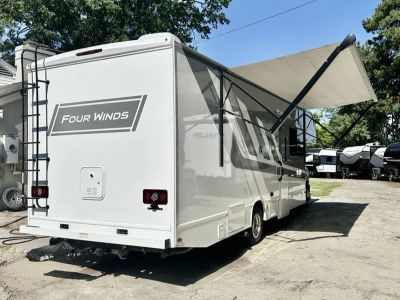2025 Thor Four Winds 29K — photo 19 view