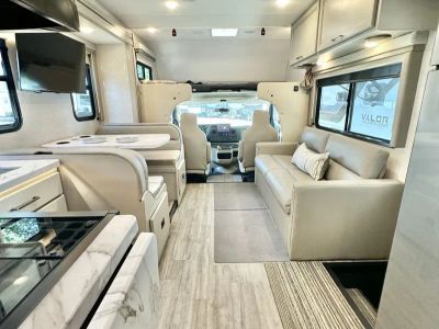 2025 Thor Four Winds 29K — photo 24 view