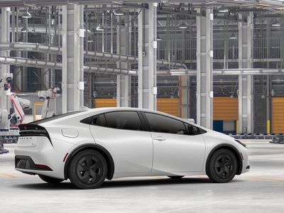 2026 Toyota Prius Plug-in Hybrid - Photo 11