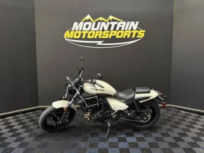 2026 Kawasaki Eliminator® ABS — front three-quarter view