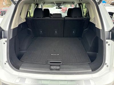 2025 Nissan Rogue SV - Photo 17