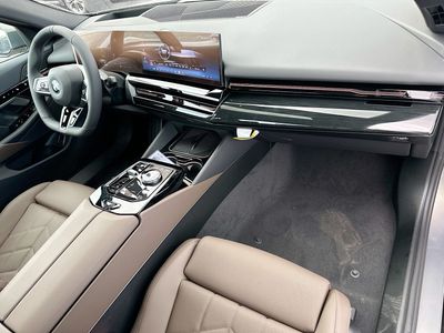 2026 BMW 5 Series - Photo 23