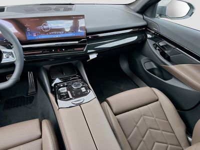2026 BMW 5 Series - Photo 17