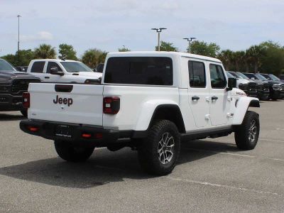 2026 Jeep Gladiator — side profile view