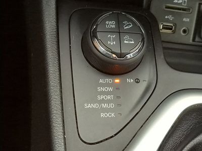 2017 Jeep Cherokee - Photo 28