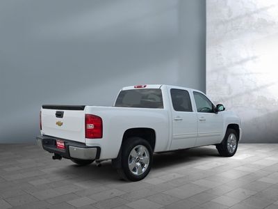 2010 Chevrolet Silverado 1500 — engine compartment view
